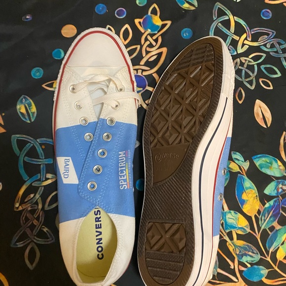 Converse in a mens  US 12 - Picture 6 of 9